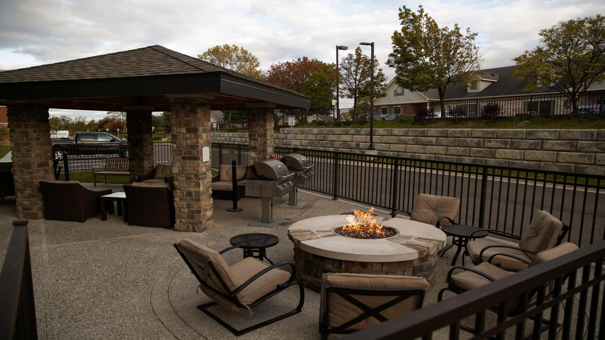 Staybridge Suites Auburn Hills By Ihg מראה חיצוני תמונה