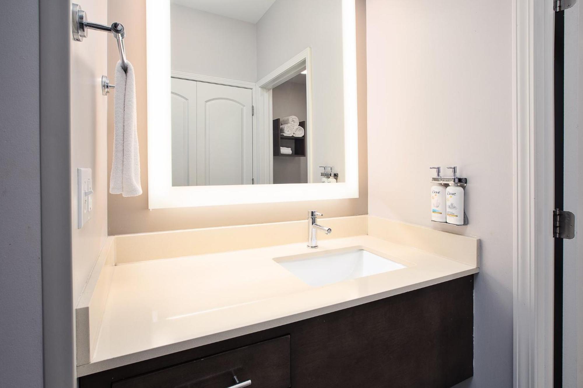 Staybridge Suites Auburn Hills By Ihg מראה חיצוני תמונה